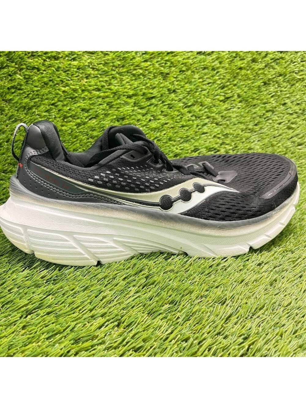 Saucony Guide 17 Mens Size 10 Black Gray White Athletic Running Shoes Sneakers